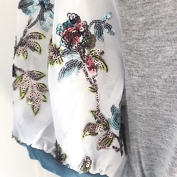 Anthropologie TINY Becca Sequin Sleeve top size small - Picture 4 of 10